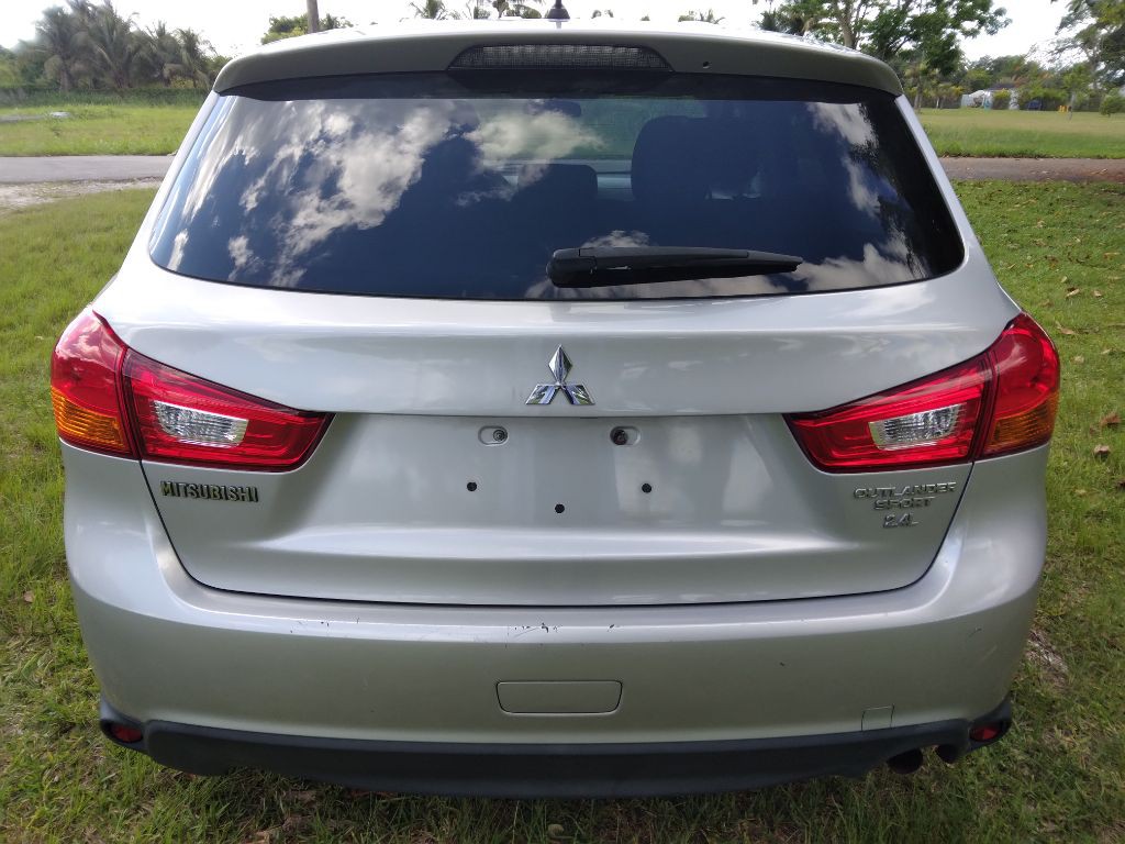 2015 Mitsubishi Outlander Image 6