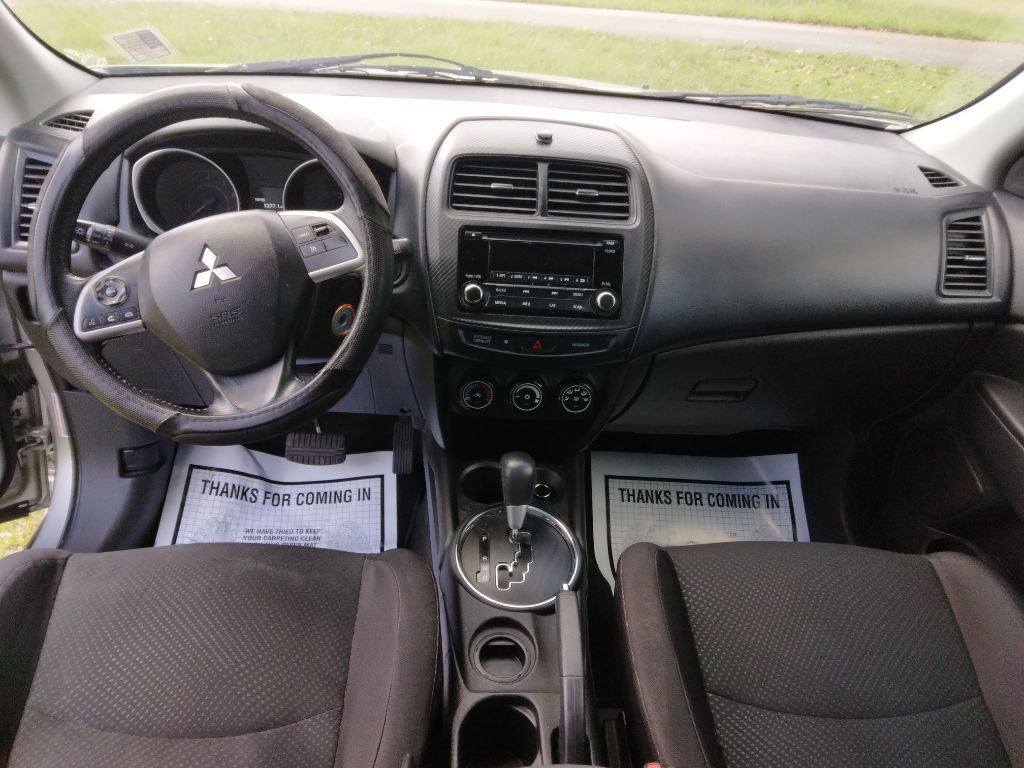 2015 Mitsubishi Outlander Image 8