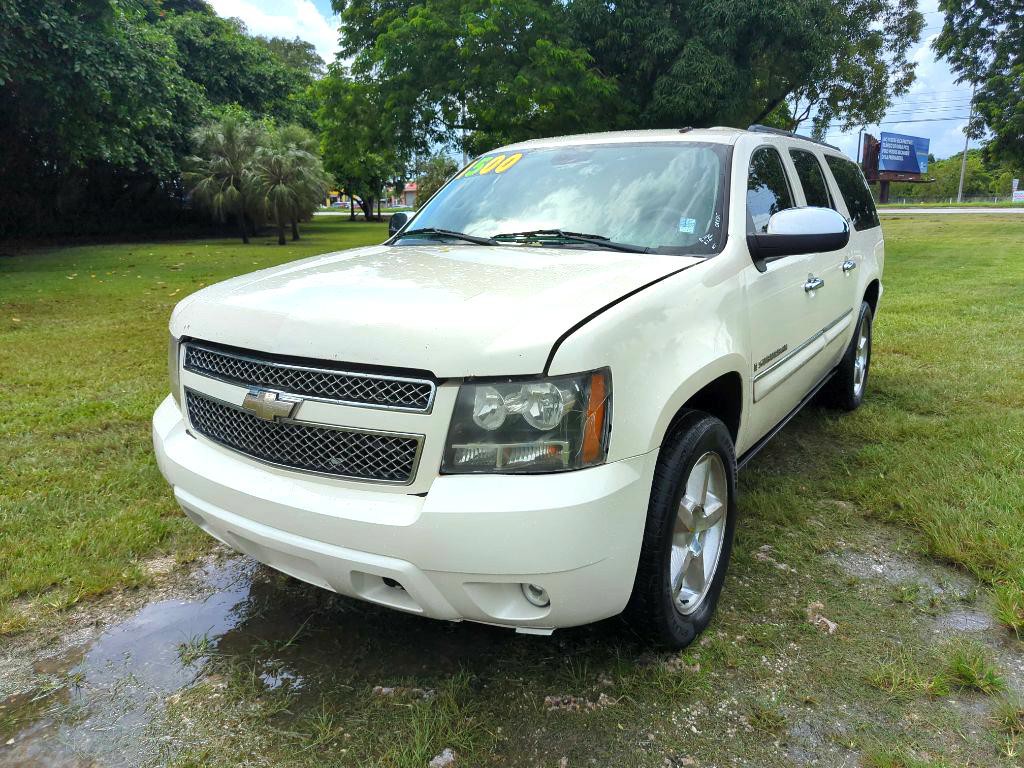2008 Chevrolet Suburban Image 1