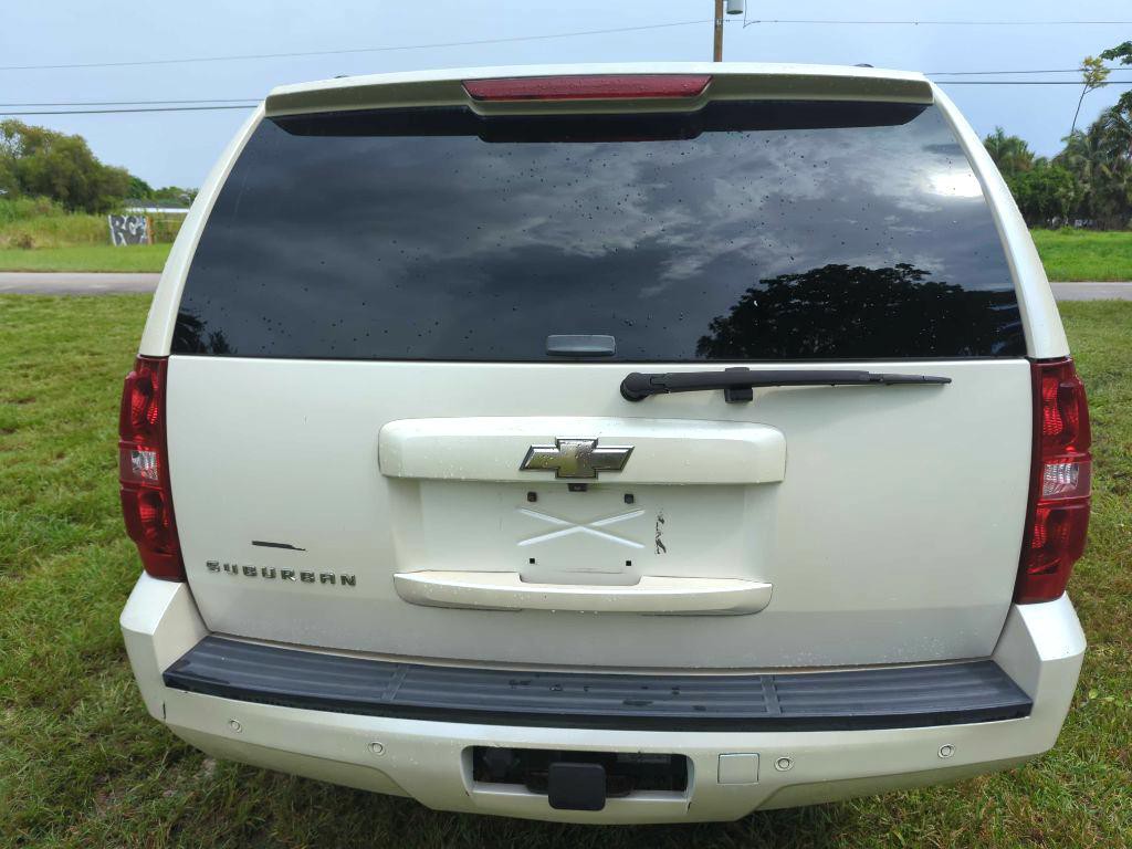 2008 Chevrolet Suburban Image 5