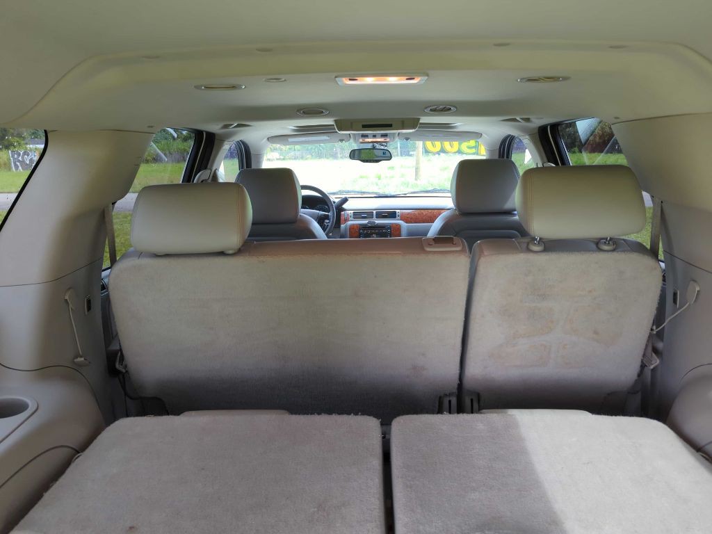 2008 Chevrolet Suburban Image 8