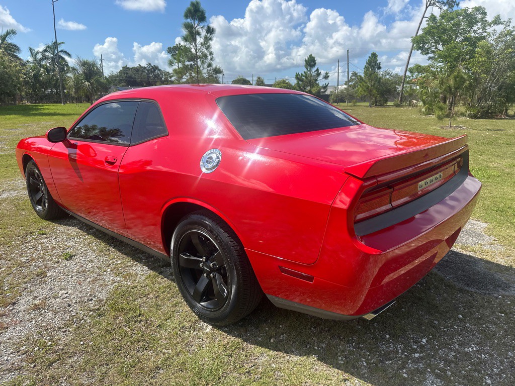 2014 Dodge Challenger Image 3