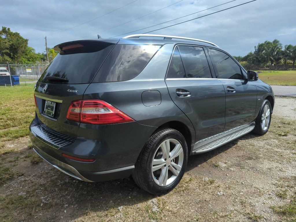 2012 Mercedes-Benz M-Class Image 4