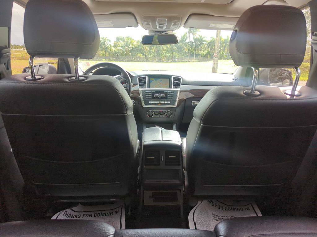 2012 Mercedes-Benz M-Class Image 9