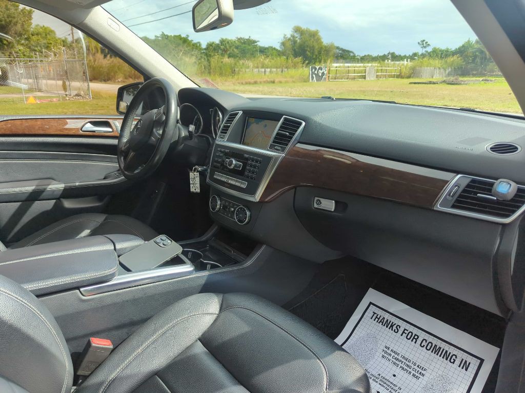 2012 Mercedes-Benz M-Class Image 11