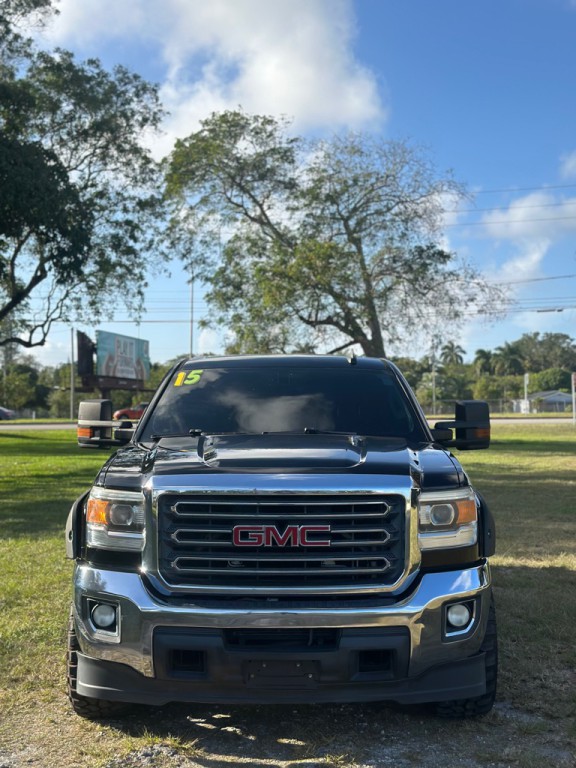 2015 GMC Sierra Image 2