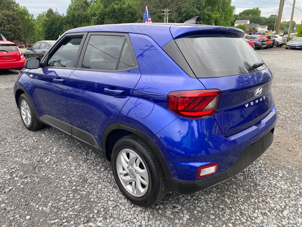 2022 Hyundai Venue Image 2
