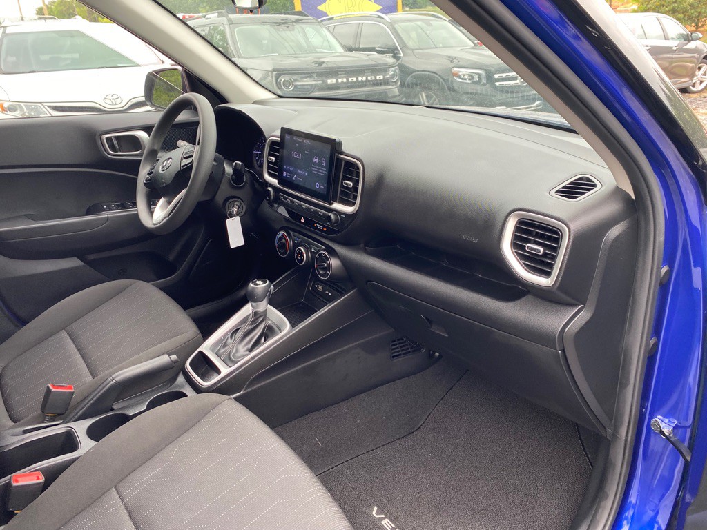 2022 Hyundai Venue Image 6
