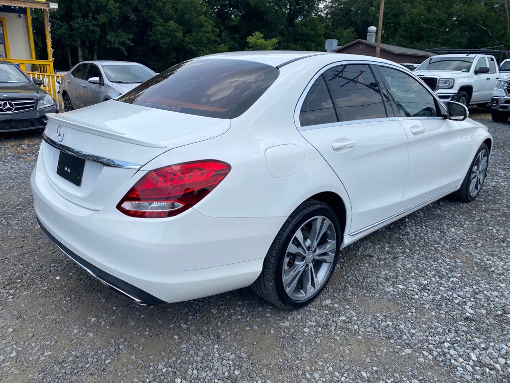 2015 Mercedes-Benz C-Class Image 3