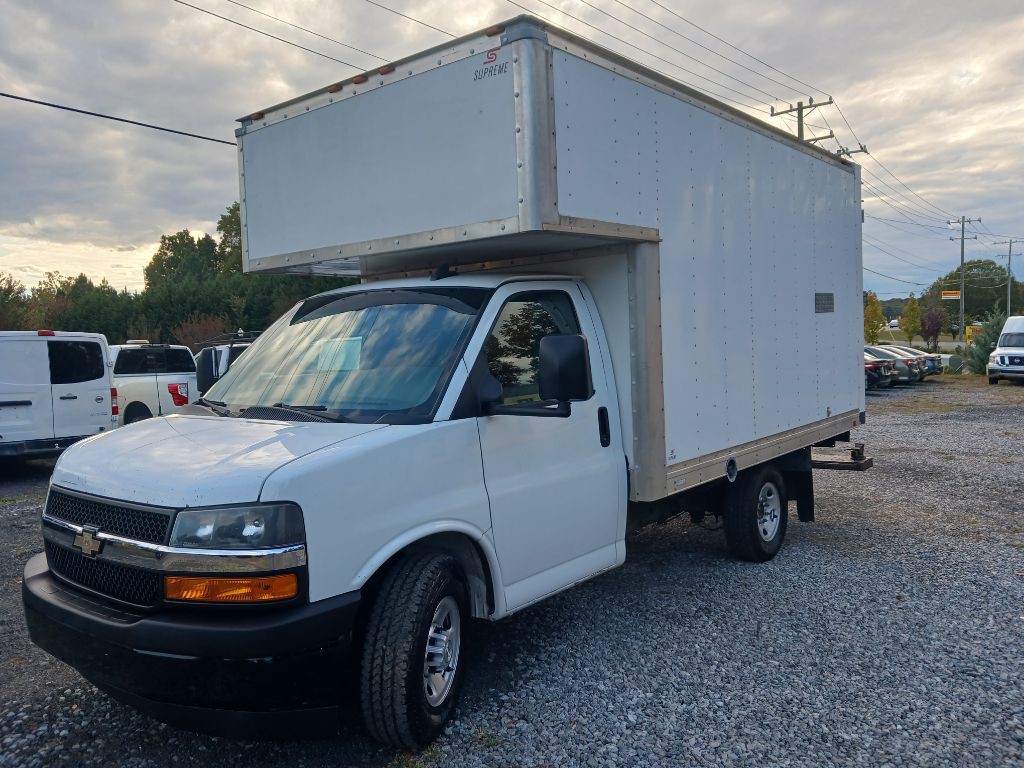 2018 Chevrolet Express Image 2
