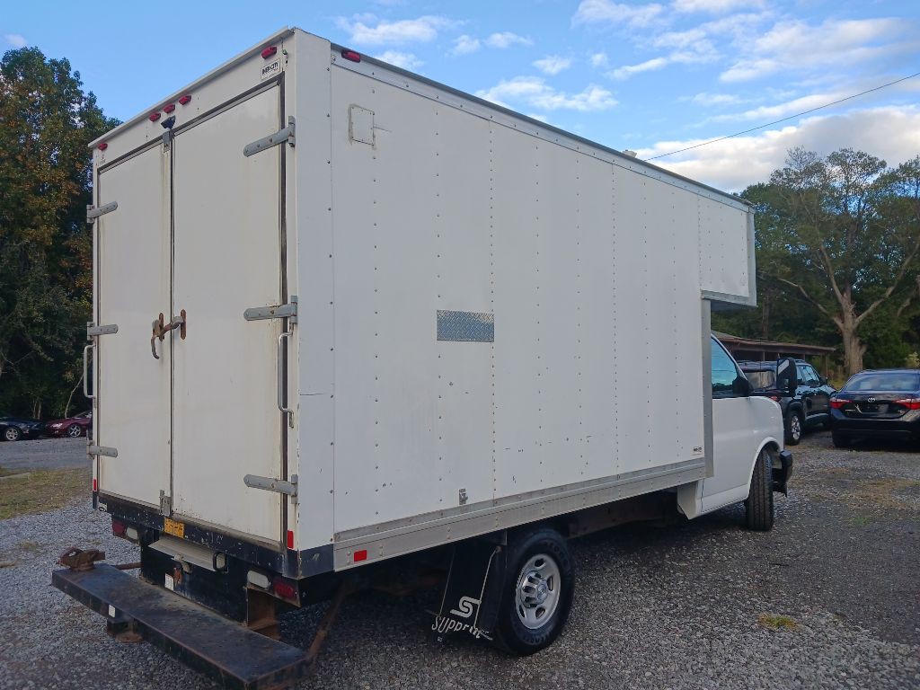 2018 Chevrolet Express Image 5