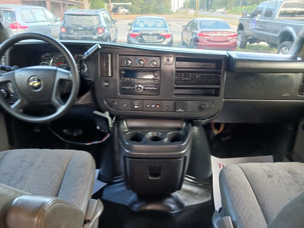2018 Chevrolet Express Image 9