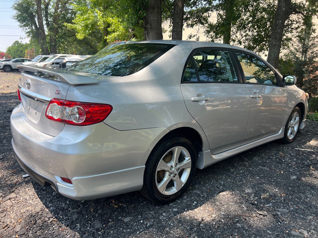 2011 Toyota Corolla Image 4