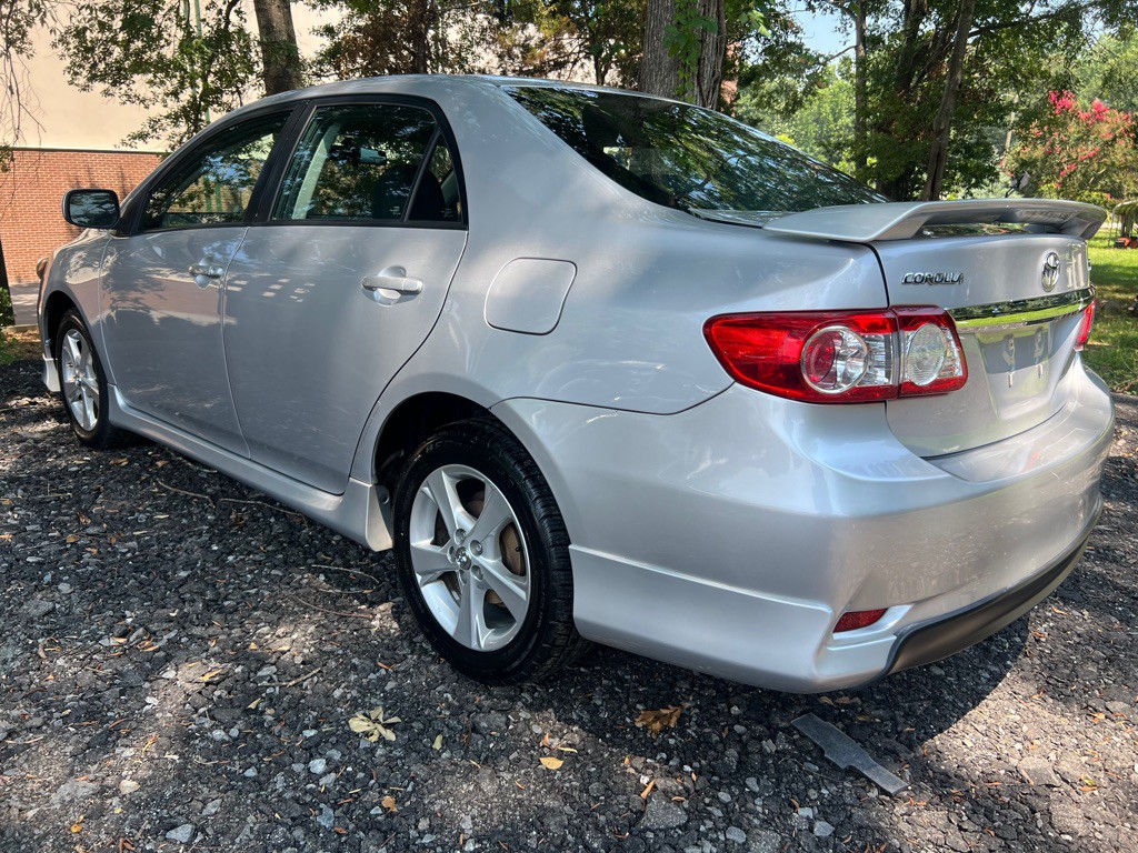 2011 Toyota Corolla Image 5