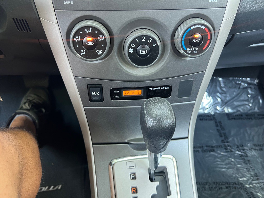 2011 Toyota Corolla Image 14