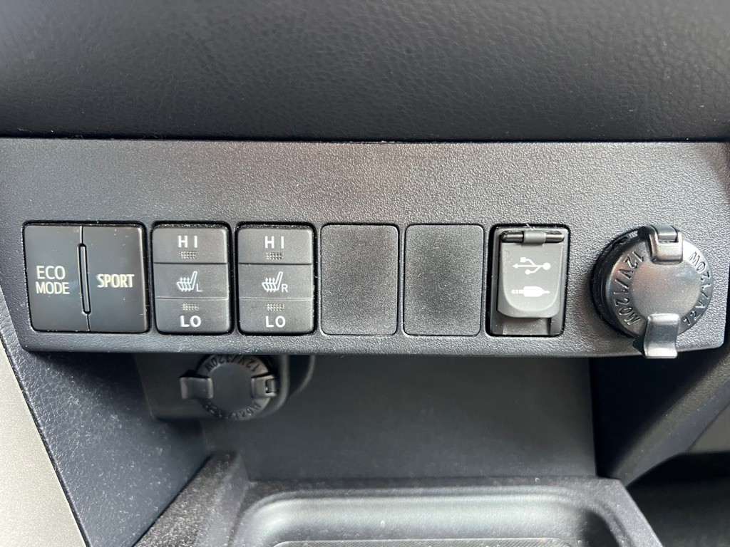 2016 Toyota Rav4 Image 18