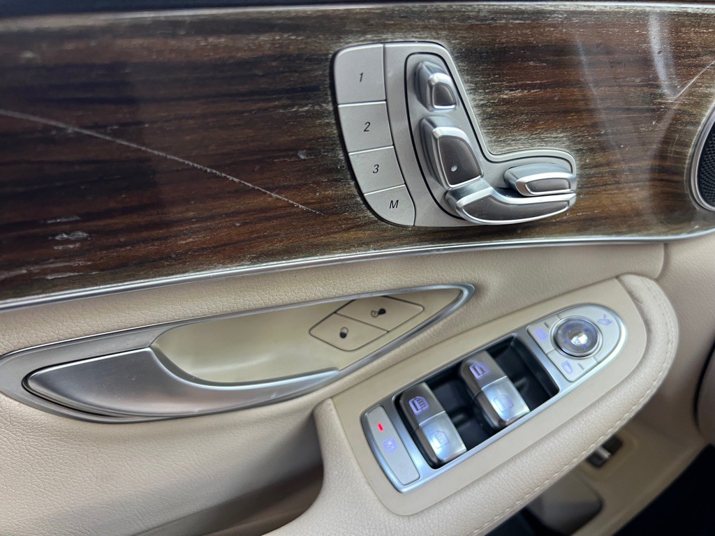 2016 Mercedes-Benz C-Class Image 18