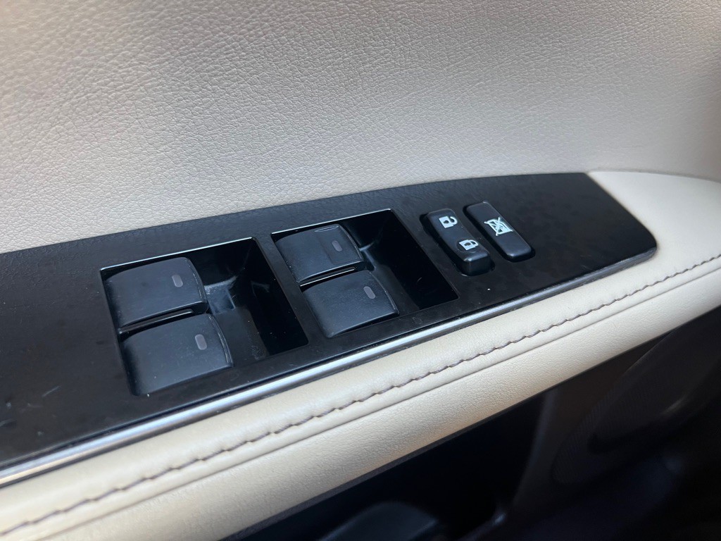 2016 Lexus ES Image 23