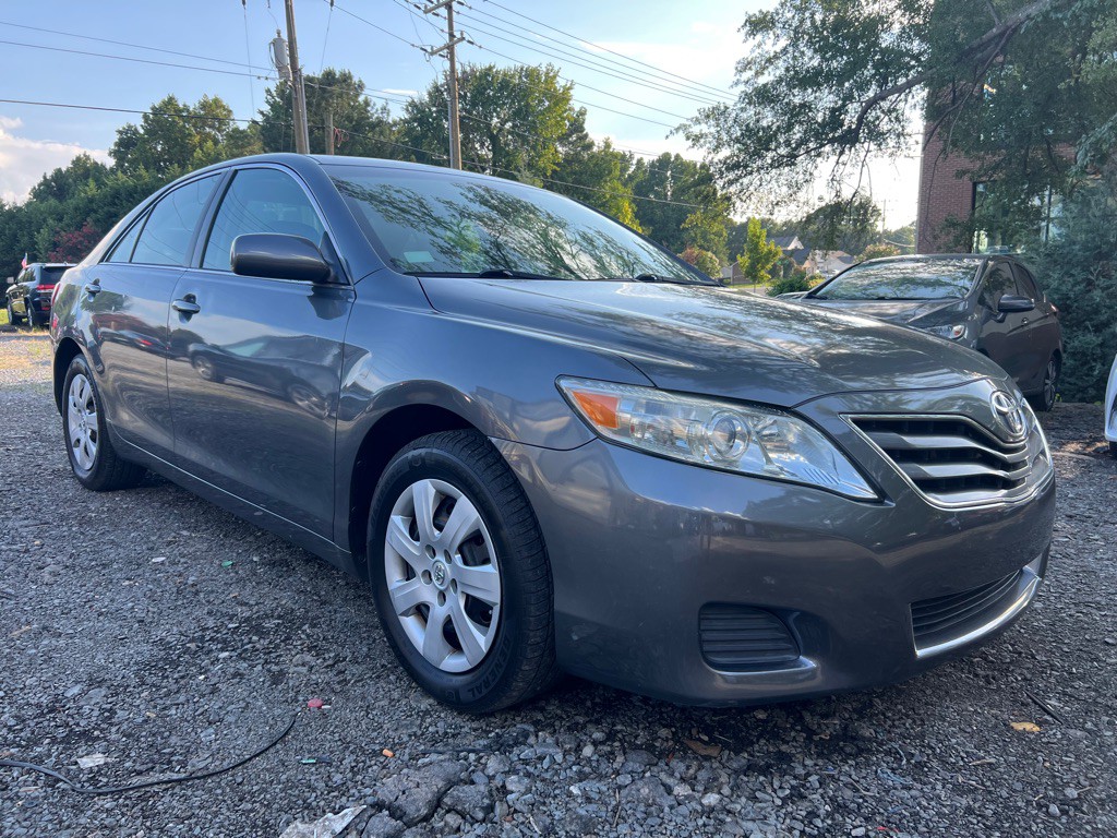 2010 Toyota Camry Image 1