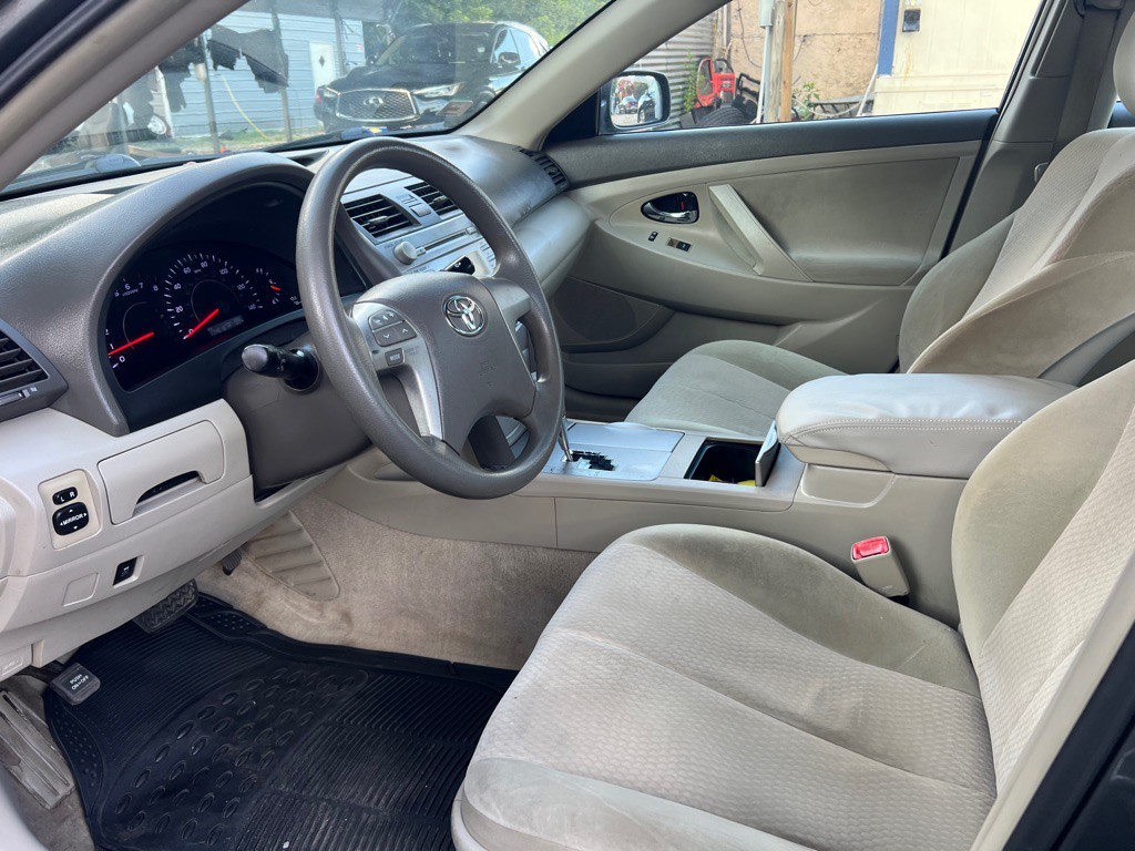 2010 Toyota Camry Image 7