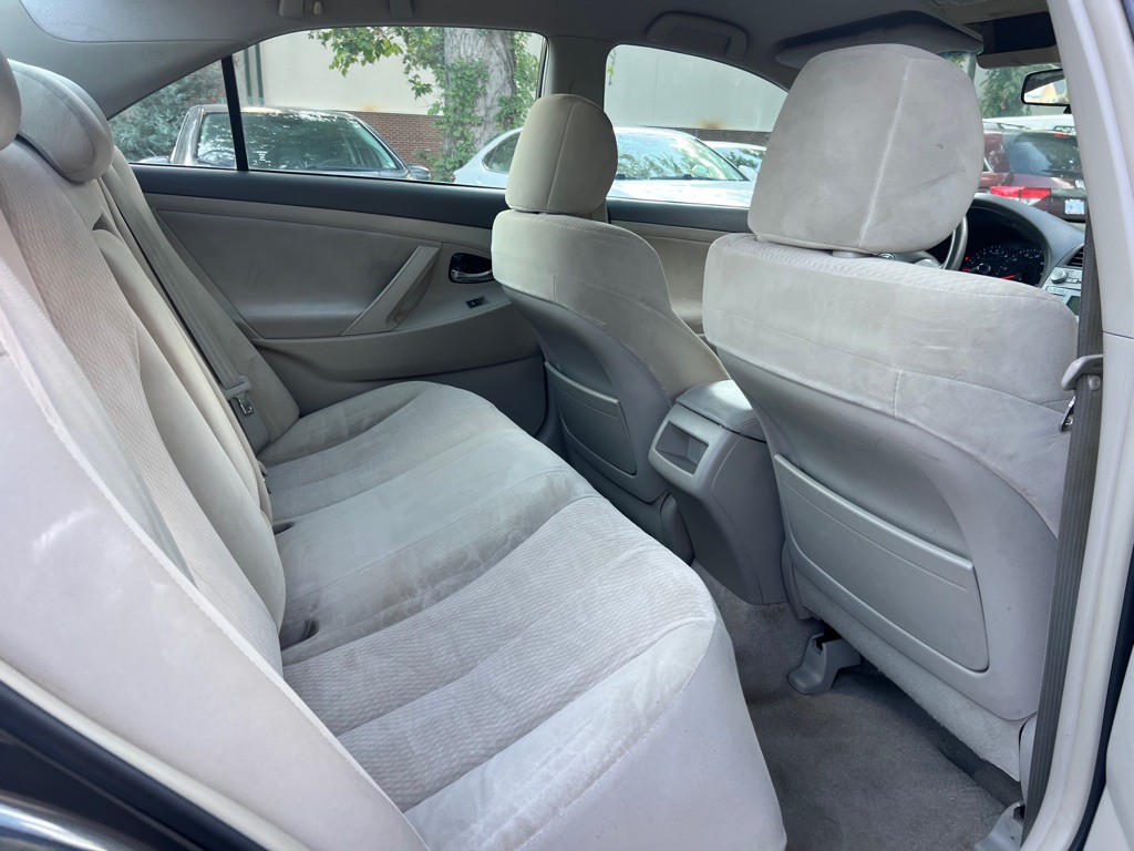 2010 Toyota Camry Image 9
