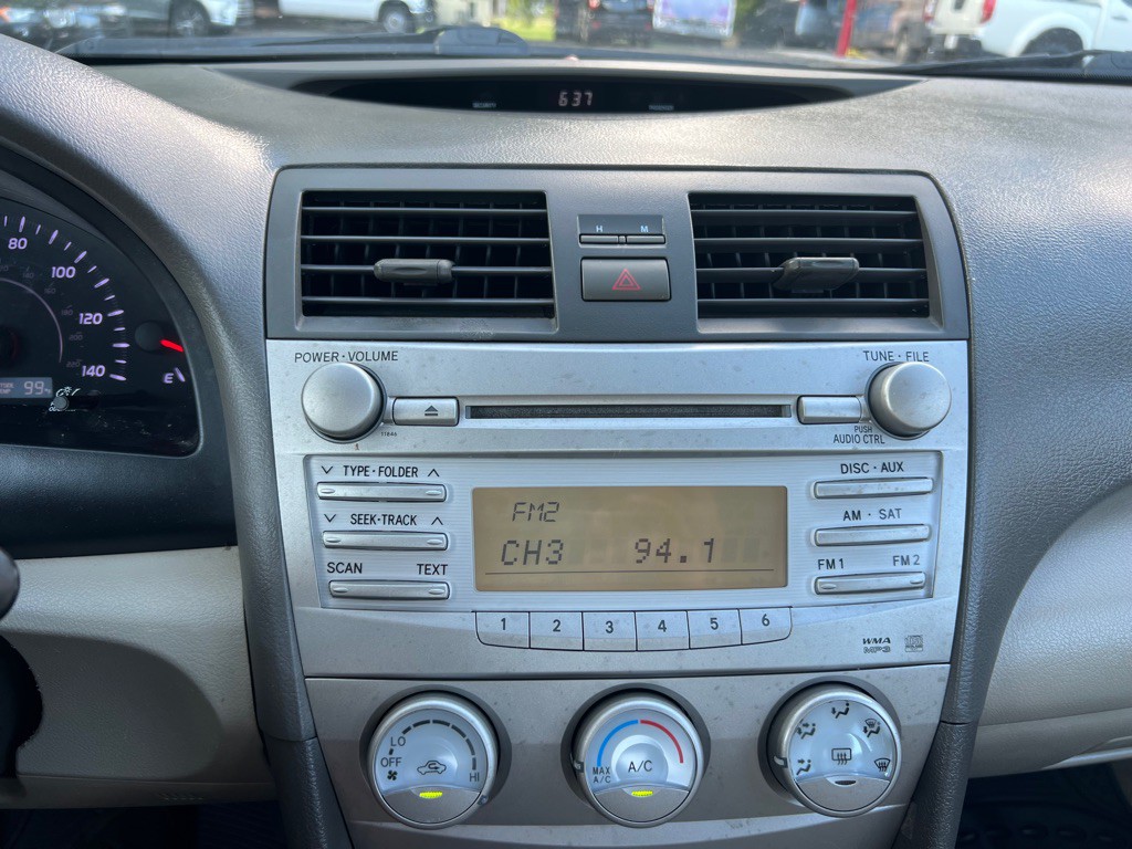 2010 Toyota Camry Image 14