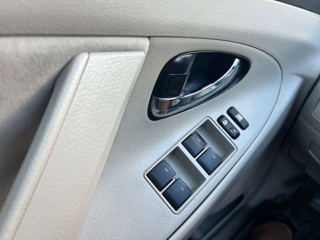 2010 Toyota Camry Image 17