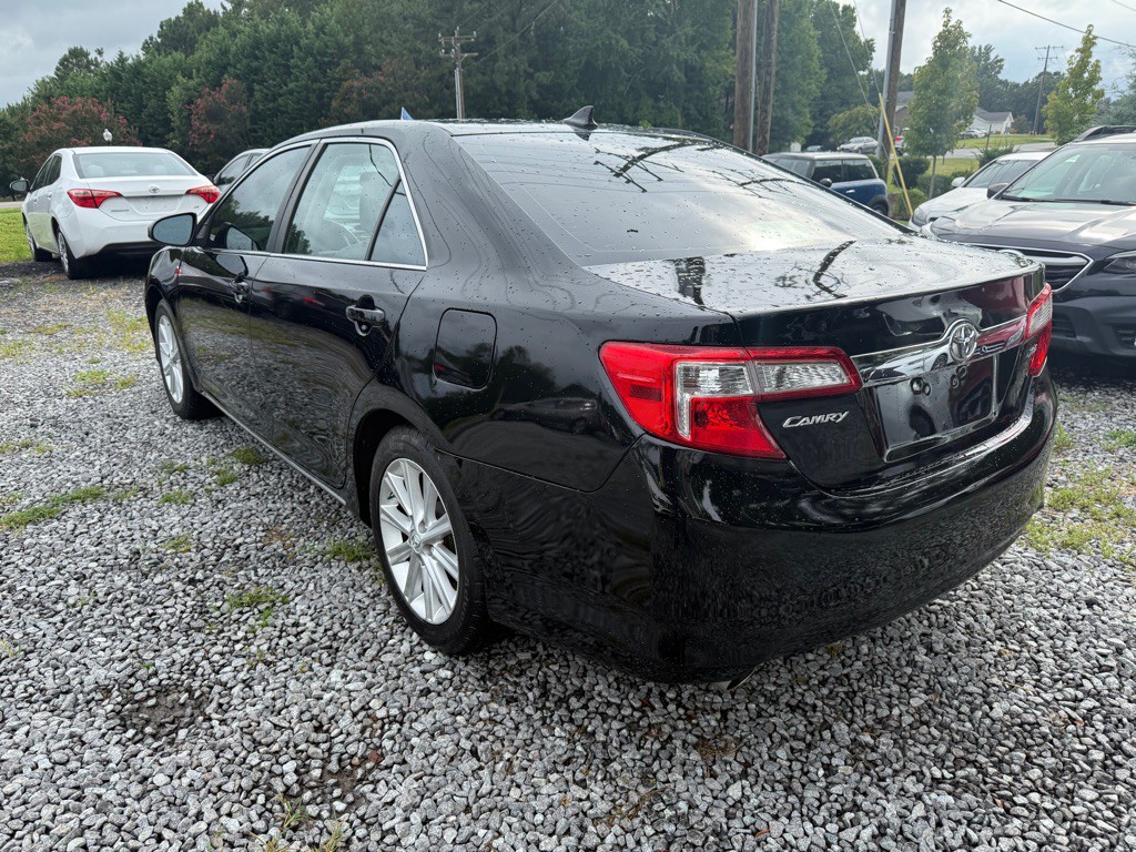 2014 Toyota Camry Image 2