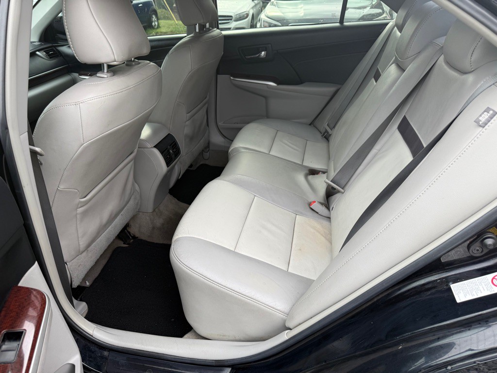 2014 Toyota Camry Image 9