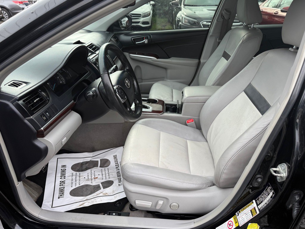 2014 Toyota Camry Image 10
