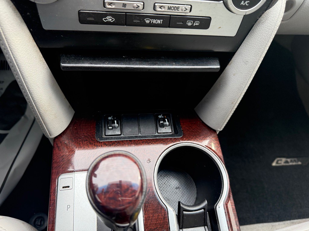 2014 Toyota Camry Image 16