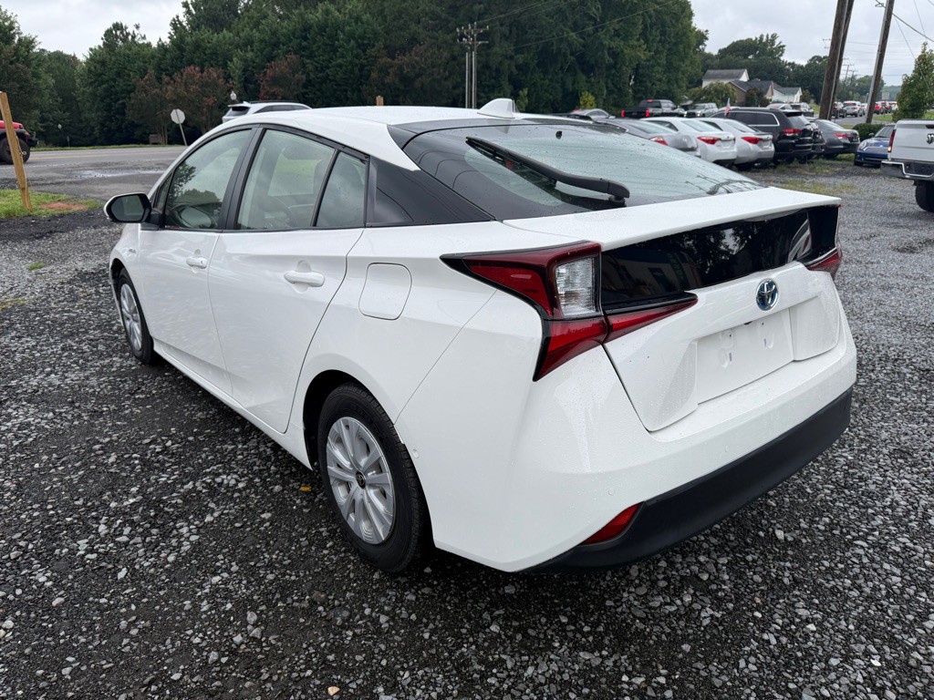 2022 Toyota Prius Image 2
