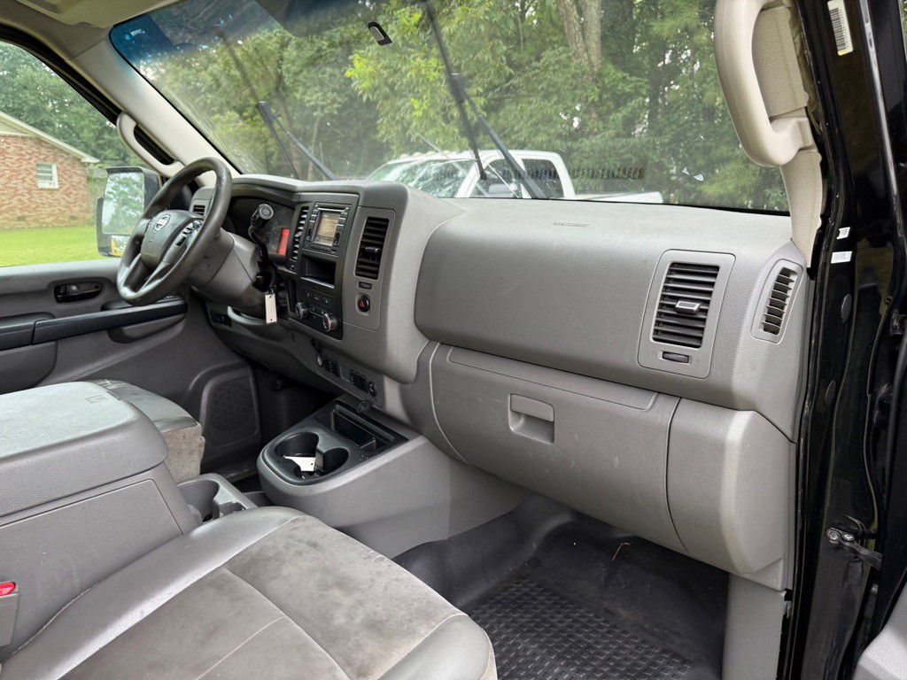 2013 Nissan NV Image 6