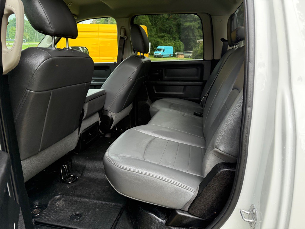 2018 RAM 3500 Image 9