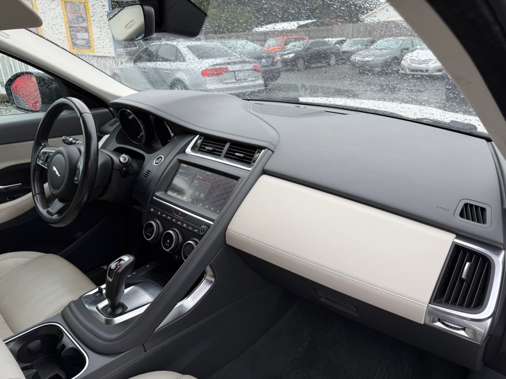 2020 Jaguar E-pace Image 6