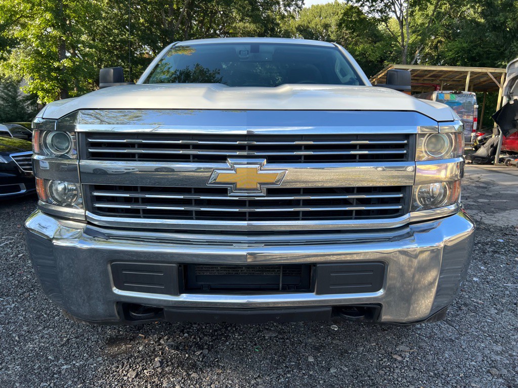 2018 Chevrolet Silverado 1500 Image 2