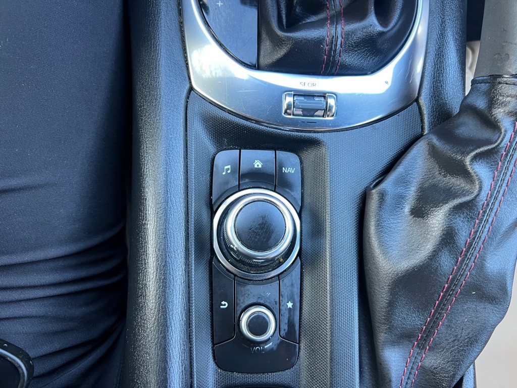 2017 Mazda MX-5 Miata Image 16