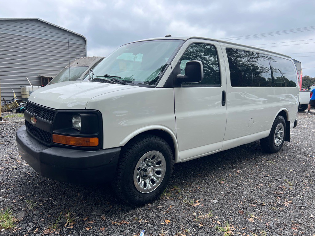 2011 Chevrolet Express Image 1