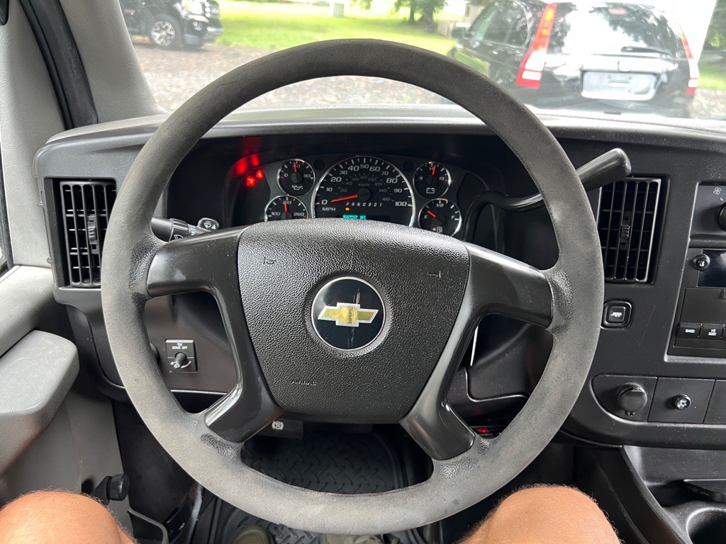 2011 Chevrolet Express Image 11