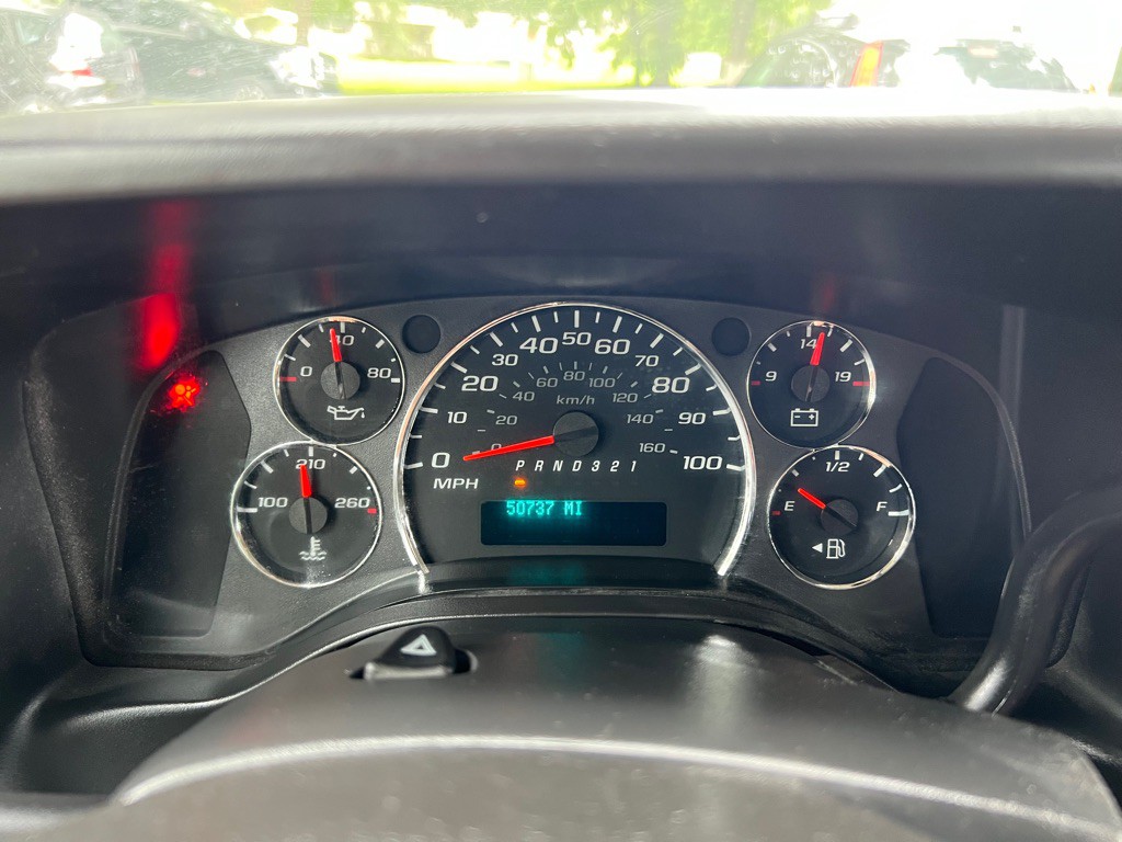 2011 Chevrolet Express Image 12