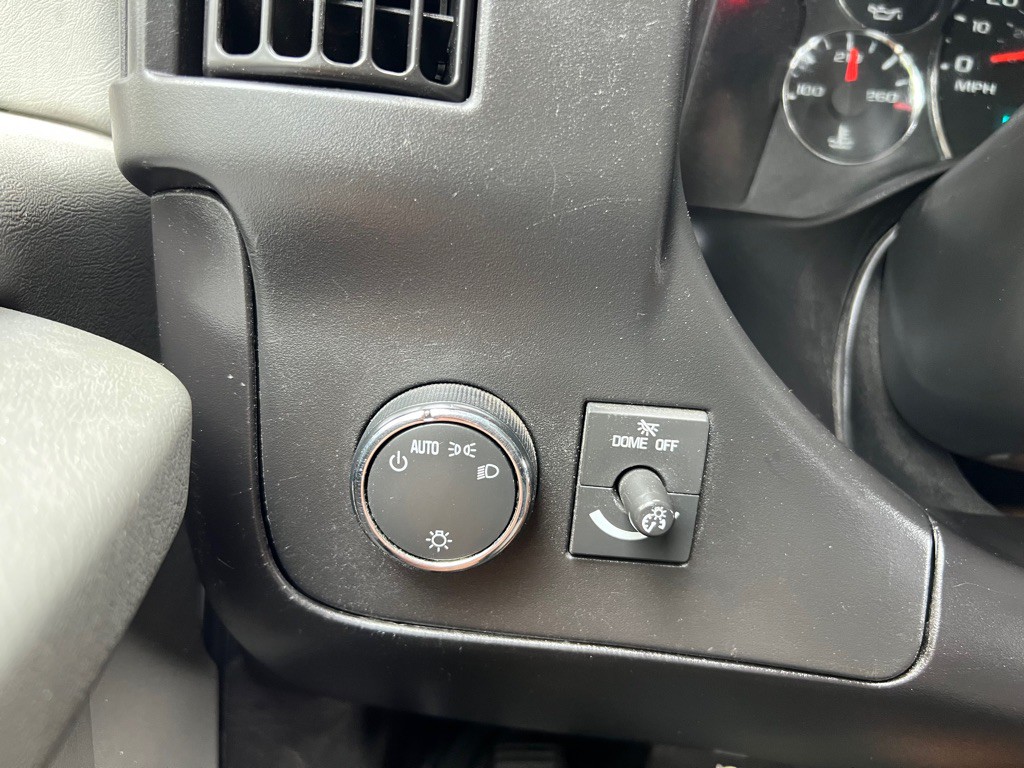 2011 Chevrolet Express Image 15