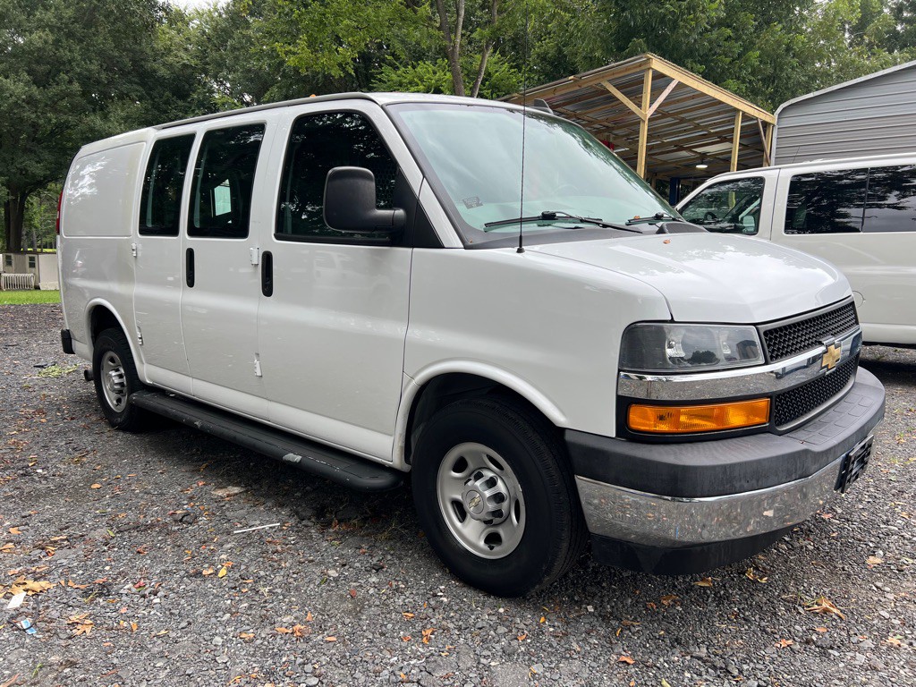 2020 Chevrolet Express Image 3