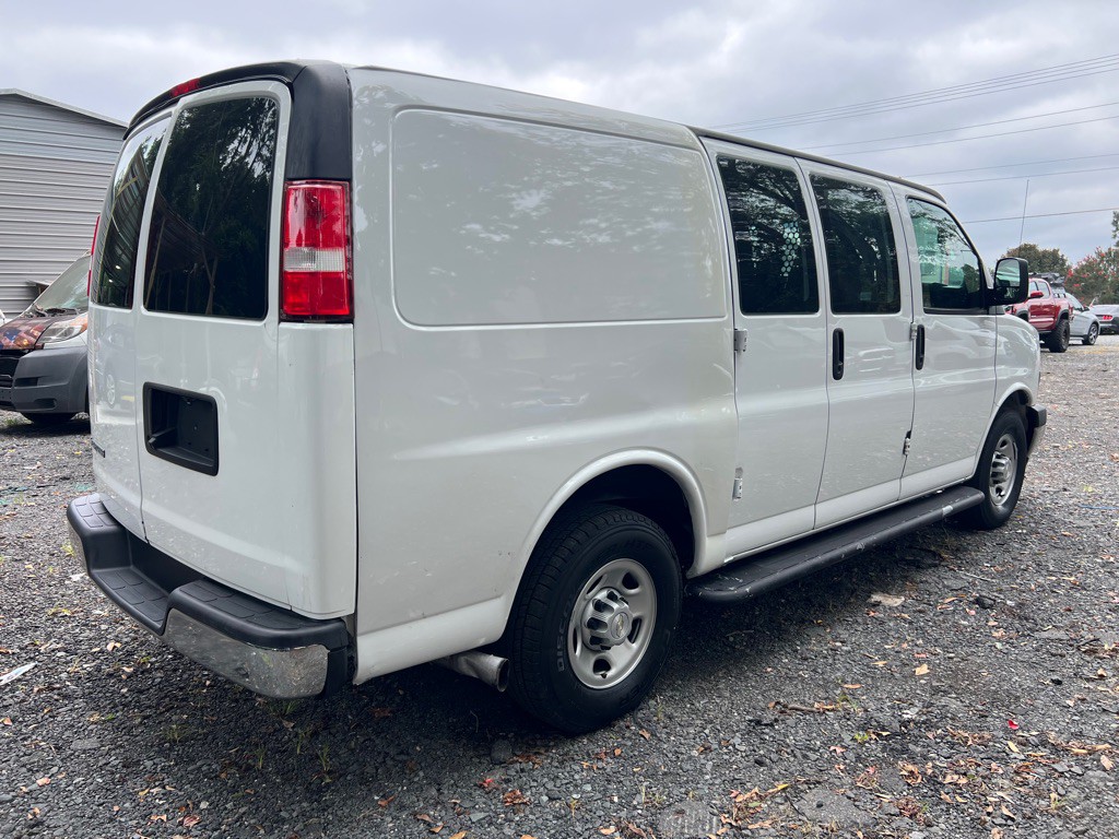 2020 Chevrolet Express Image 4