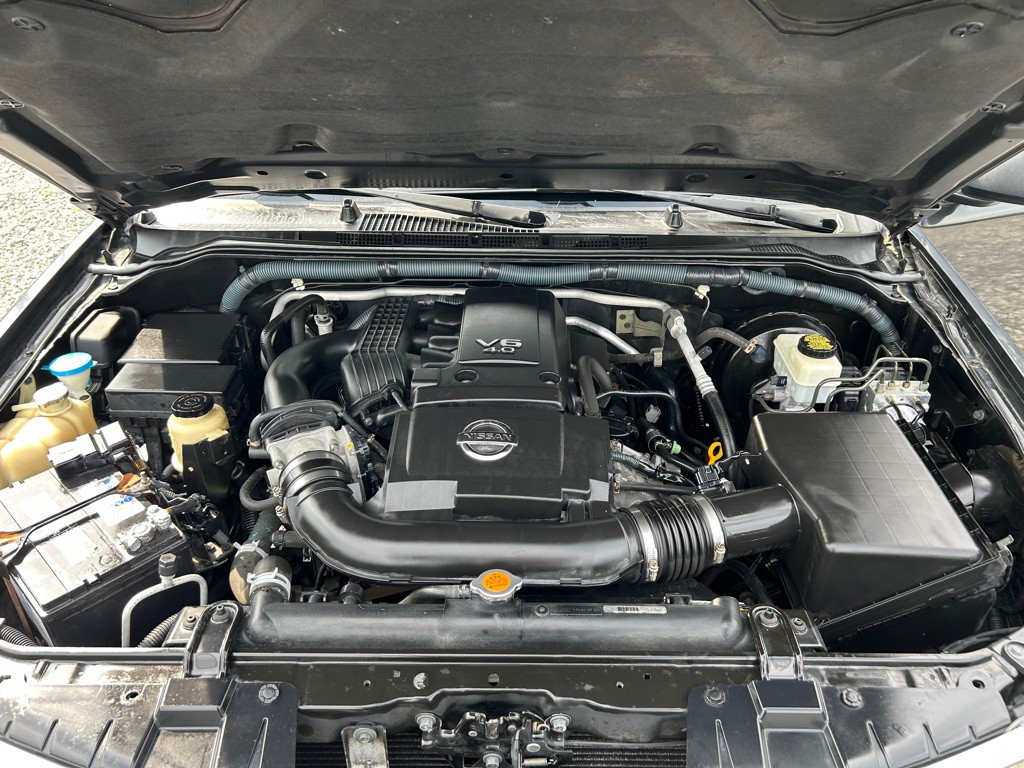2010 Nissan Frontier Image 8