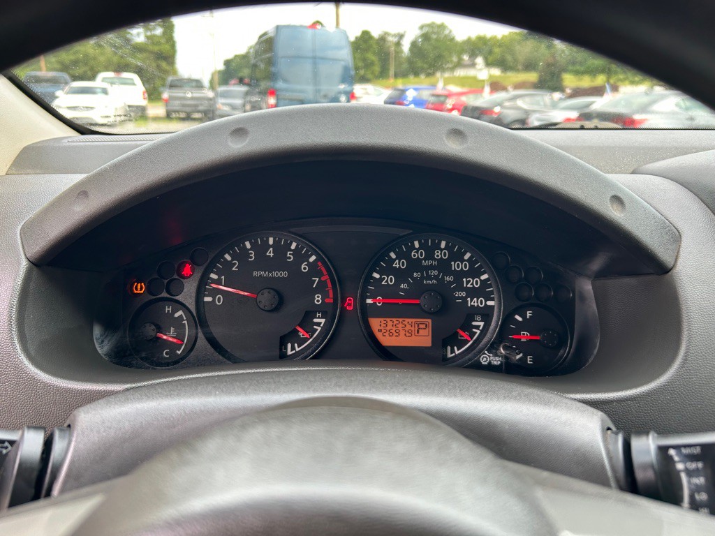 2010 Nissan Frontier Image 11