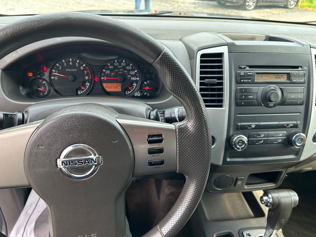 2010 Nissan Frontier Image 12