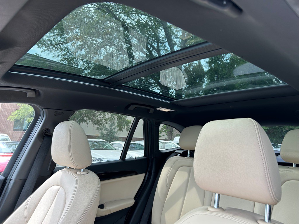 2016 BMW X1 Image 10