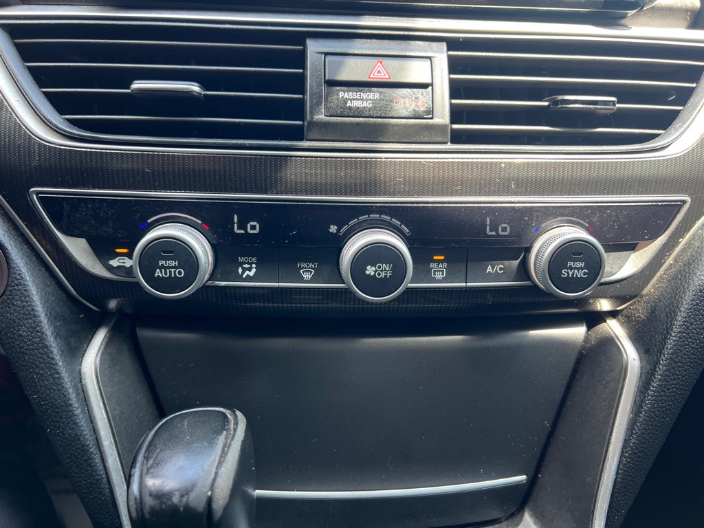 2018 Honda Accord Image 16