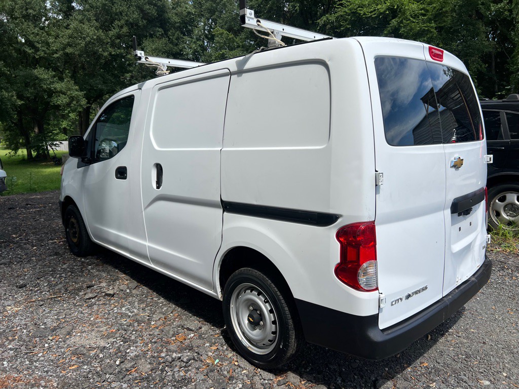 2017 Chevrolet Express Image 5