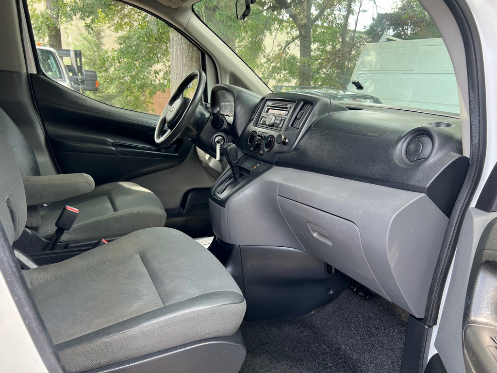2017 Chevrolet Express Image 8